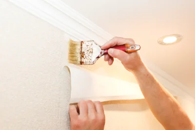 Pose de papier peint à Oreilla — revêtements muraux et toiles de verre